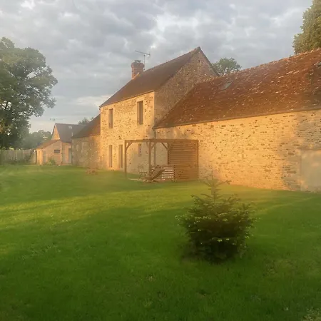 La Demeure De Paule Neuvy-au-Houlme