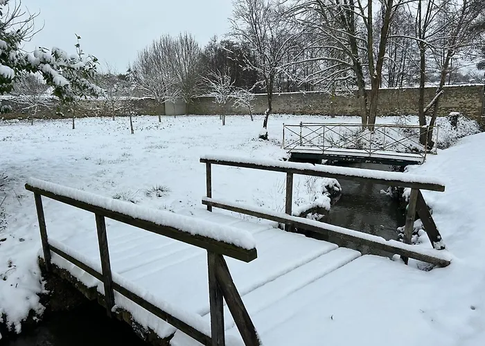 La Demeure De Paule Neuvy-au-Houlme