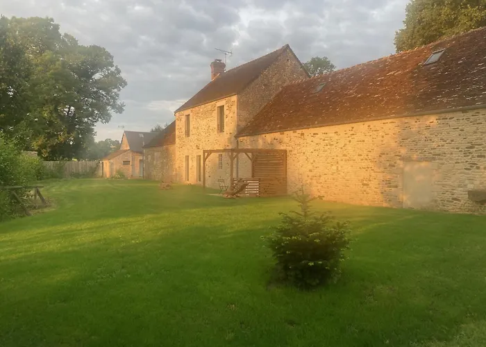 La Demeure De Paule Neuvy-au-Houlme